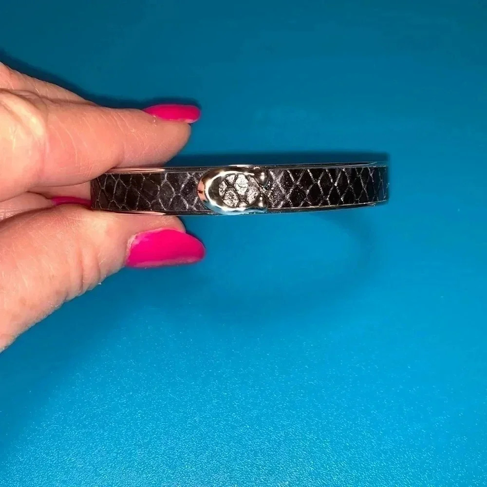 COACH BRACELET,magnetic closure.Excellent Condition.